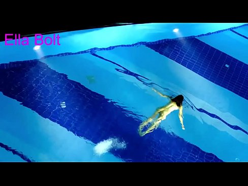 ❤️ මට නැරඹීම නැවැත්විය නොහැක, තරුණ රන්වන්තිය ELLA BOLT නිවාඩු නිකේතනයේ තටාකයේ නිරුවතින් පිහිනීමට හසු විය Sex video අප වෙත ﹏